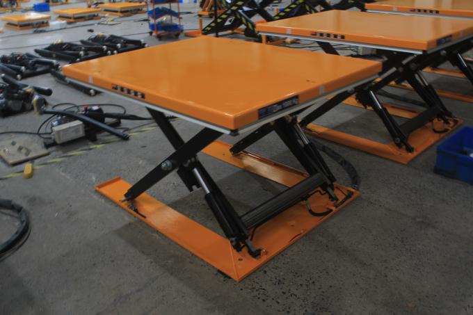 1000 Kg Unique Floor Mounted Scissor Lift Table Electric With External Cabinet 1.1kw 1