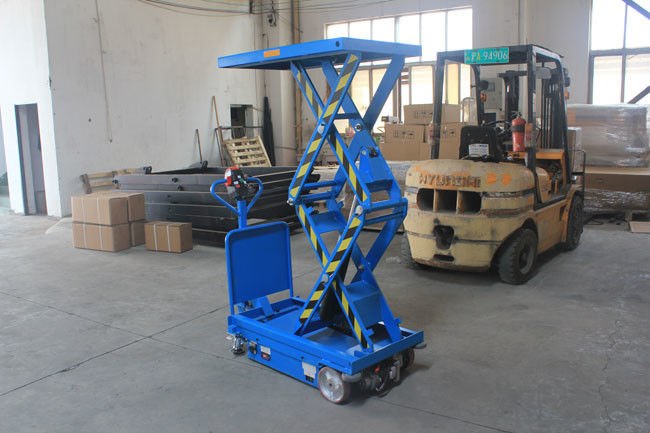 Mini Self Propelled Electric Scissor Lift Aerial Work Platform 2460lbs Maximum Height 70" 0