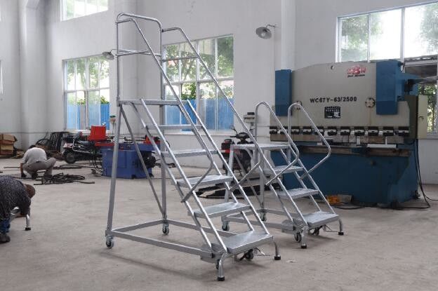 Six Steps Steel Industrial Rolling Ladder 300kg 2340mm Auxiliary Equipments 0