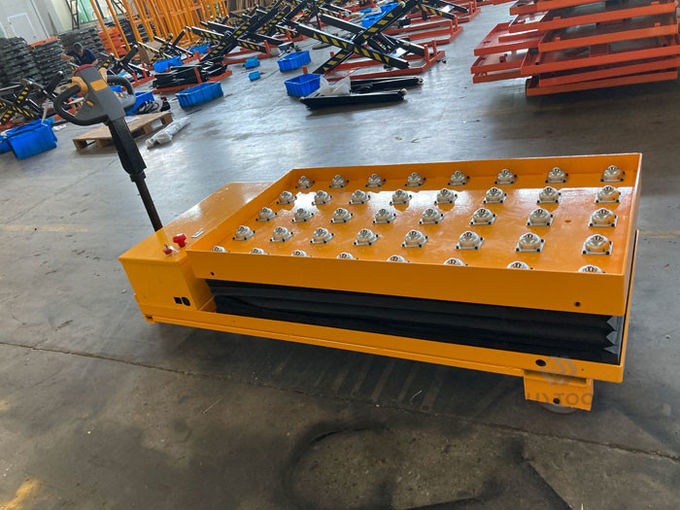 Portable Mobile Hydraulic Scissor Lifting Platform With Skirt Protection 1020x610mm 2