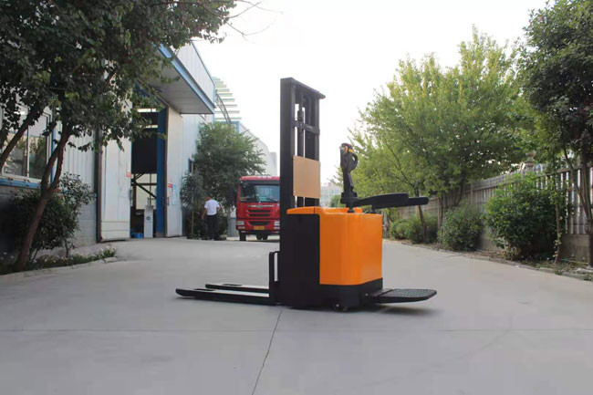 Full Electric Motorized Pallet Jack 1 Ton Lifting Height 3000mm For Warehouse 2