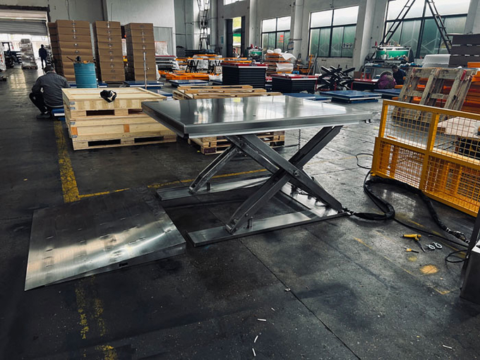 Stainless Steel Low Profile Scissor Lift Table For Food Medical Industry 3