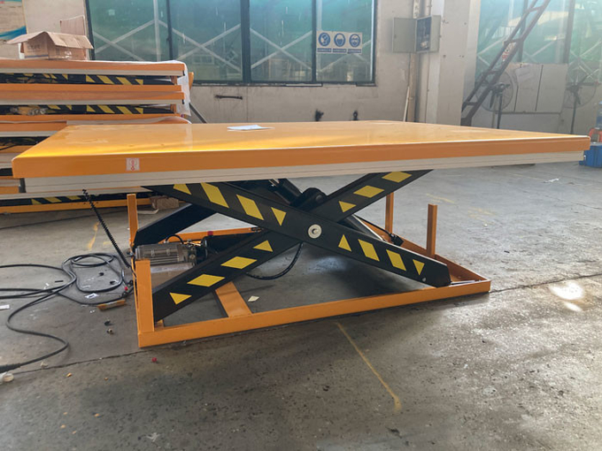 2.2KW 4T Heavy Duty Stationary Lift Table For Work Process Optimization 1
